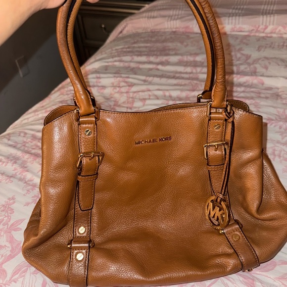 Michael Kors Bedford Luggage Camel Leather Shoulder Bag - Picture 1 of 9